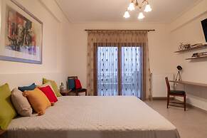 Paul's American Mansion- Volos suburb