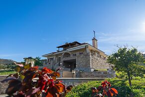 Paul's American Mansion- Volos suburb