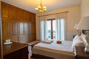 Paul's American Mansion- Volos suburb