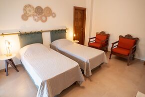 Paul's American Mansion- Volos suburb