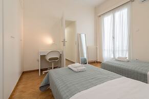 Phaedrus Living: City Center Flat Michalakopoulou