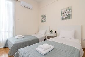 Phaedrus Living: City Center Flat Michalakopoulou