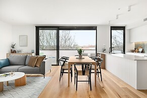 Docker St Elwood Apartments by UrbanRest