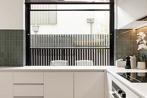 Docker St Elwood Apartments by UrbanRest
