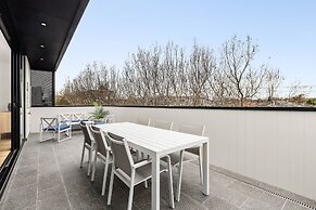 Docker St Elwood Apartments by UrbanRest