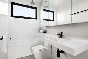 Docker St Elwood Apartments by UrbanRest