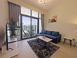 Luxury StayCation - Comfy Condo With Balcony In The Heart of Meydan