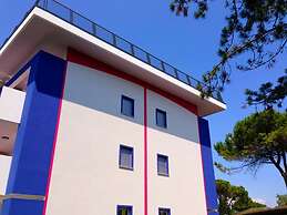 Well Equipped Apartment With Balcony - Beahost