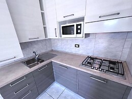 Well Equipped Apartment With Balcony - Beahost