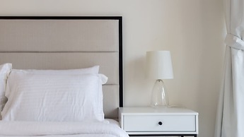 Luxury StayCation - Huge 2 Bedroom Lav