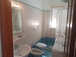 Bilocale Ariosto Vista Mare Laterale