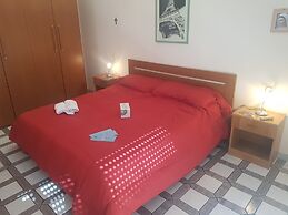 Bilocale Ariosto Vista Mare Laterale