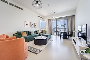 Luxury StayCation - Spacious Modern Apt Overlooking The Arabian Sea