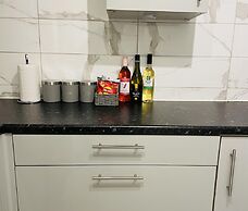 Walk to Lcy Airport/ Excel /dlr 1Br Flat