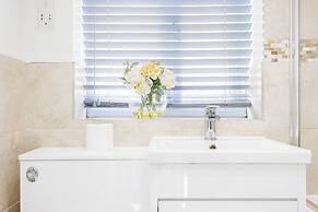 Remarkable 2- Bed House in Barking Essex