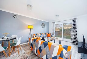 Remarkable 2- Bed House in Barking Essex