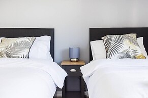 Remarkable 2- Bed House in Barking Essex