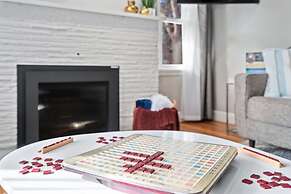 Historic Mountain Ave Bungalow - Walk Everywhere!