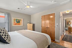 Historic Mountain Ave Bungalow - Walk Everywhere!