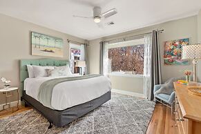 Historic Mountain Ave Bungalow - Walk Everywhere!