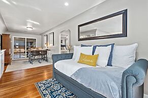 Historic Mountain Ave Bungalow - Walk Everywhere!