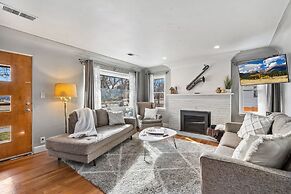 Historic Mountain Ave Bungalow - Walk Everywhere!