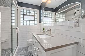 Historic Mountain Ave Bungalow - Walk Everywhere!