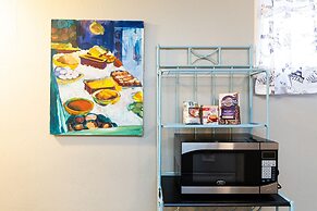 Garden Level Apt Mtn Ave, 8 Min Walk to Old Town!