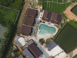 Sky Bay Lodge