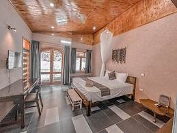 Sky Bay Lodge