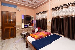 RAJA HOTEL AND LODGE