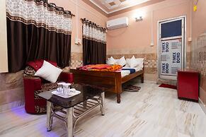RAJA HOTEL AND LODGE