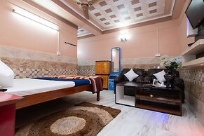 RAJA HOTEL AND LODGE