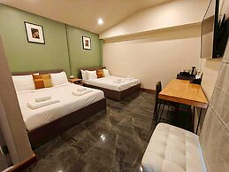 PloyBuri Boutique Hotel