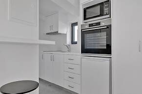 Phaedrus Living: Alkminis Seaview Suites Litore