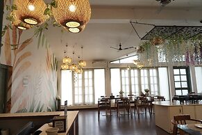 BLIZZ HOTELS & RESORTS