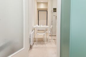 Ampelokipoi Modern Athens Cozy Apt for 2