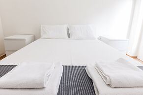 Ampelokipoi Modern Athens Cozy Apt for 2