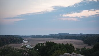 Shalimpo Safari Home - Mashatu Game Reserve