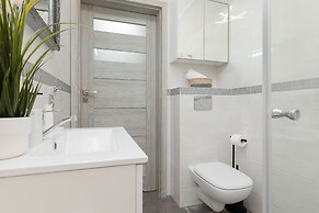 1 Bedroom Apartment by Renters Prestige