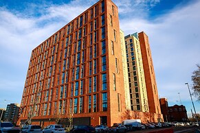 Trafford Suite Modern 1 bed With Cinema Room