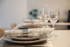 Trafford Suite Modern 1 bed With Cinema Room