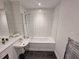 Trafford Suite Modern 1 bed With Cinema Room
