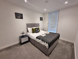 Trafford Suite Modern 1 bed With Cinema Room