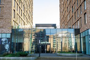 Trafford Suite Modern 1 bed With Cinema Room