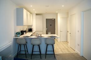 Trafford Suite Modern 1 bed With Cinema Room