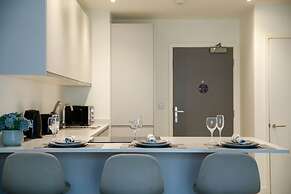 Trafford Suite Modern 1 bed With Cinema Room