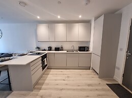 Trafford Suite Modern 1 bed With Cinema Room