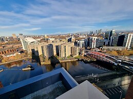 Trafford Suite Modern 1 bed With Cinema Room