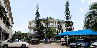 De-Kings Hotel
